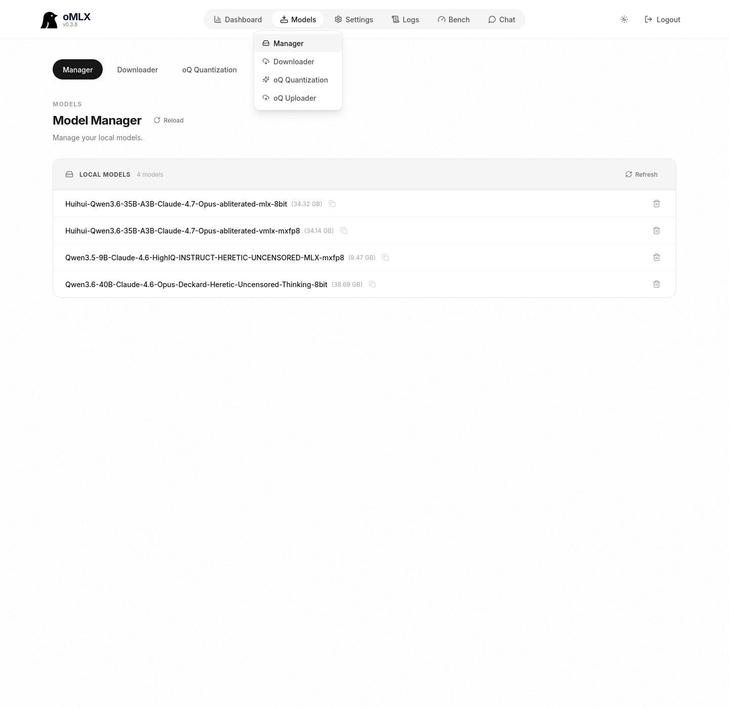 Página Model Manager de oMLX mostrando la lista de modelos locales cargados (cuatro variantes de Qwen3 y Qwen3.5/3.6 en formato MLX) con tamaños en GB